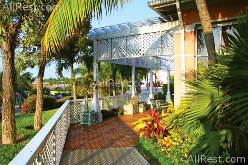 Comfort Suites Paradise Island 11